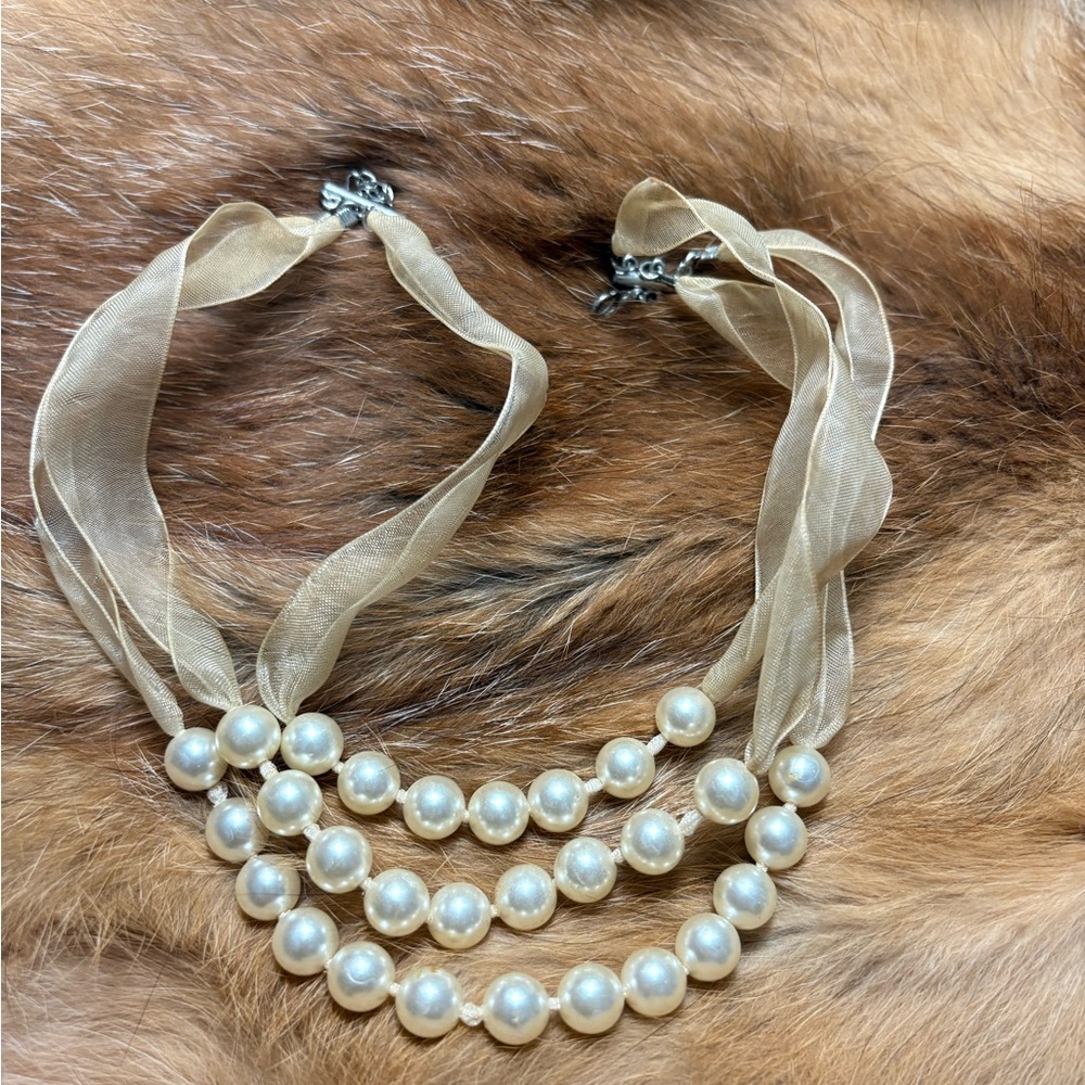 Elegant Cream Pearl Necklace